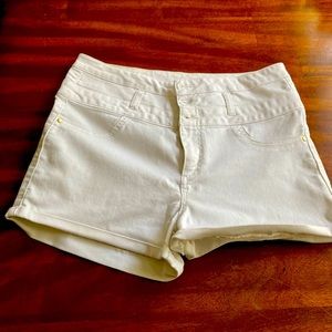 Refugee high waisted shorts